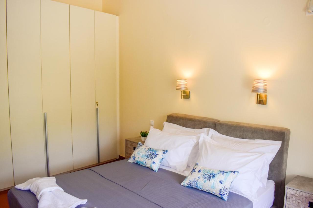 Appartamento Zoe'S Flat Megali Ammos Città di Skiathos Esterno foto